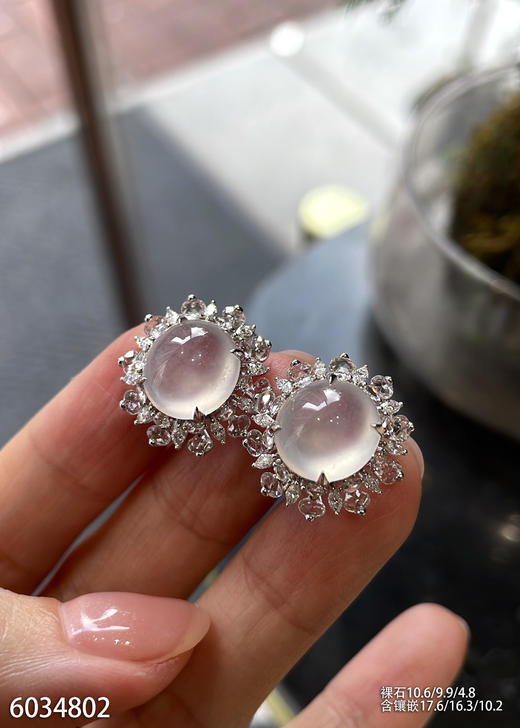 6034802，蛋面耳钉。具体价格微信咨询 商品图1