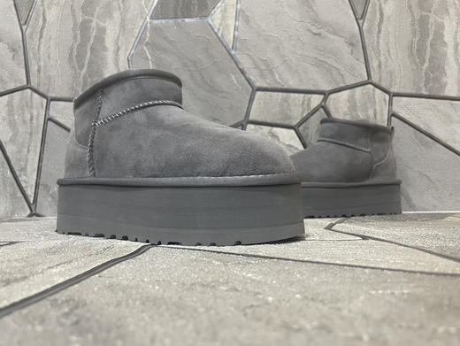 春季特惠💰350 UGG mini 三层底 5cm厚 经典的ultra mini鞋型 商品图5