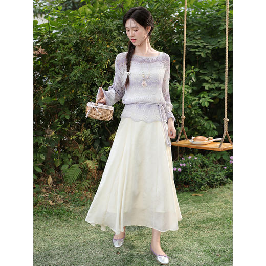 鹿向南「花漾漫语」浅杏色连衣裙紫色针织衫两件套春季新款套装女 商品图1