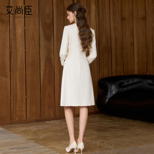艾尚臣轻奢优雅风月光白连衣裙女长袖珍珠扣修身显瘦气质裙小香风 商品图4
