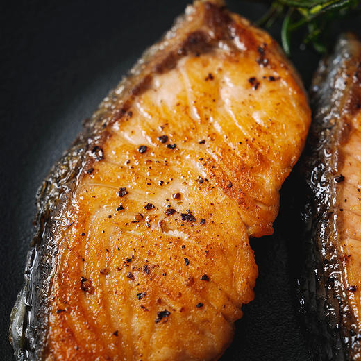 【新鲜冷冻】我爱渔 智利三文鱼去刺斜切鱼柳 130g/袋×3袋 商品图2