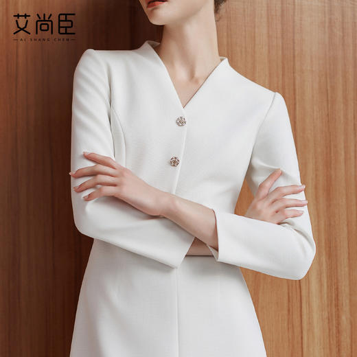 艾尚臣轻奢优雅风白色连衣裙女V领荷叶边气质裙高级感知性连身裙 商品图2