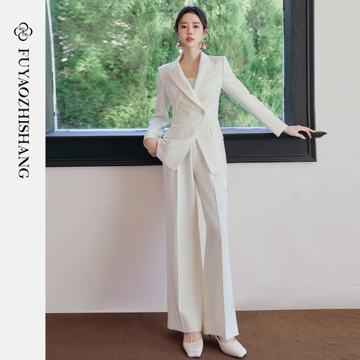 FUYAO扶摇直上 白色西装套装女春季花卉浮雕纹理西服老钱风两件套 商品图3
