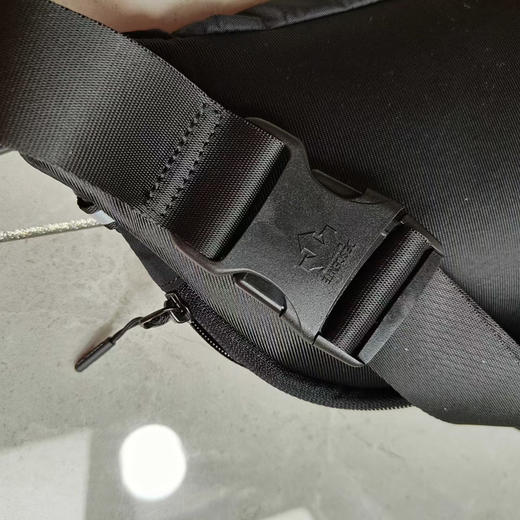 韩单迪桑特运动休闲腰包 腰包，可胸包 颜色 :黑色  
尺寸34*16*7 商品图6