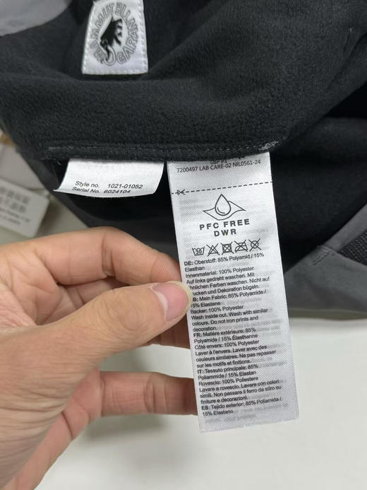 原单正品 MAMMUT猛犸象Clion红标软壳裤，定义户外保暖新境界！
黑色/灰色/军绿  S-XXL 商品图10