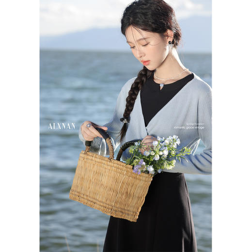 鹿向南「海岛花园」法式百搭气质黑色连衣裙女2026春季显瘦裙子 商品图2