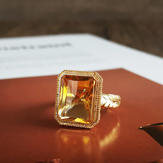 【天然正品】AU750黄金镶天然镂空设计师款近全净体8.79克拉黄水晶戒指 18.5号（戒圈可改）231225TJ36 商品图2