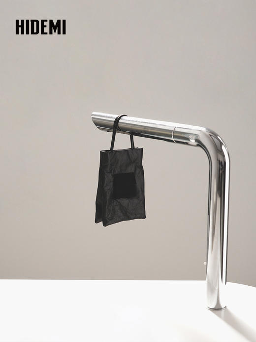 HIDEMI BookBag系列设计感极简羊皮纯色磁吸扣休闲手拎包 商品图0