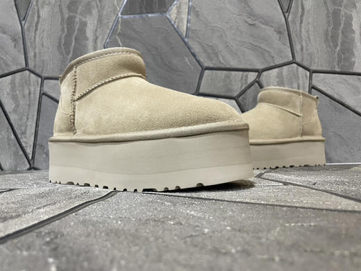春季特惠💰350 UGG mini 三层底 5cm厚 经典的ultra mini鞋型 商品图5
