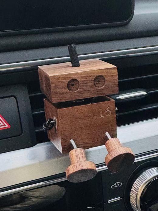 香邦｜可爱小木头人｜实木车载香薰｜天然植物香｜木与精油与爱车 商品图0