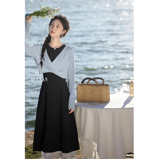 鹿向南「海岛花园」法式百搭气质黑色连衣裙女2026春季显瘦裙子 商品图3