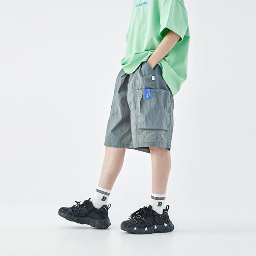 预售4.30发 蓝汽水2026夏季新款高密耐磨男童休闲裤青少年轻薄机能工装短裤 商品图2