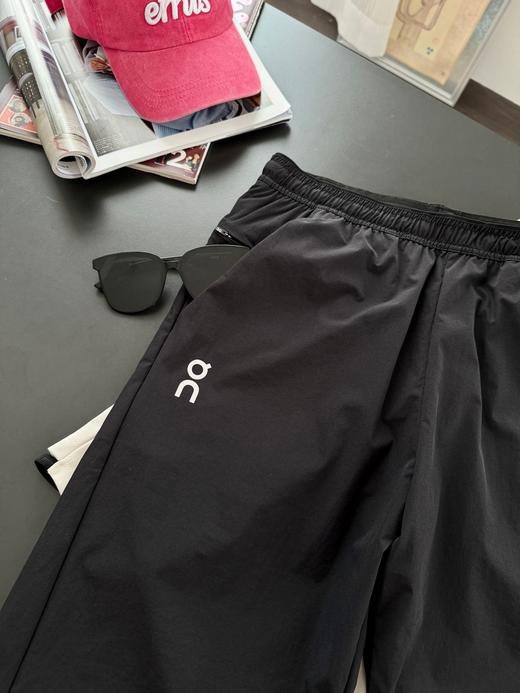 点此购买 昂跑All-Day Joggers系列男士户外休闲长裤 bk 340857 商品图12