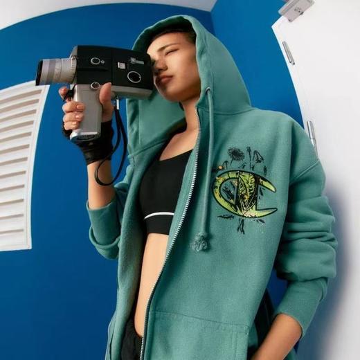 Champion冠军 129.9元 套头连帽卫衣(线上线下同时在售不保证有货,活动款不退不换介意勿拍)637244-GJ 商品图0