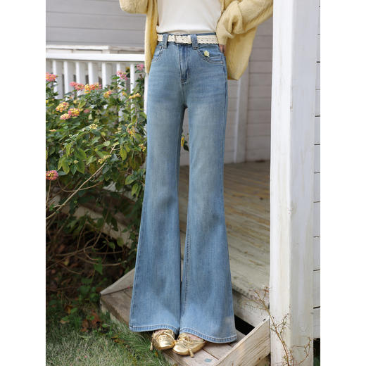 鹿向南「复古风姿」版型超好看的微喇牛仔裤女春季高腰浅蓝色长裤 商品图0