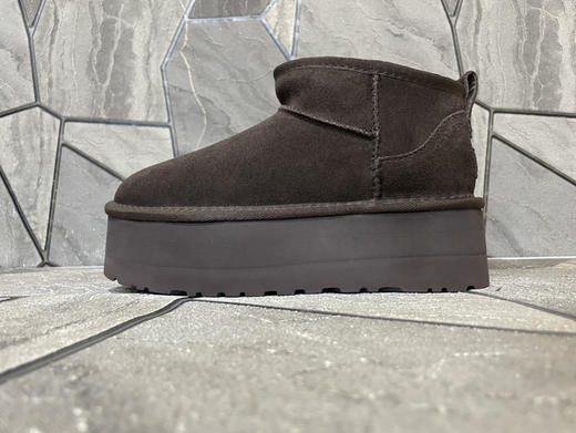 春季特惠💰350 UGG mini 三层底 5cm厚 经典的ultra mini鞋型 商品图0