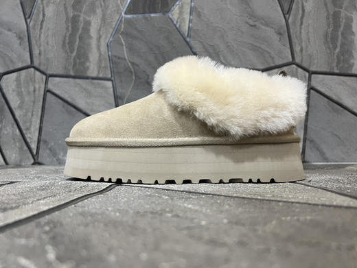 春季特惠💰350 UGG 廓形设计的 Tazzelle 塔茨勒便鞋 厚底懒人鞋 商品图0