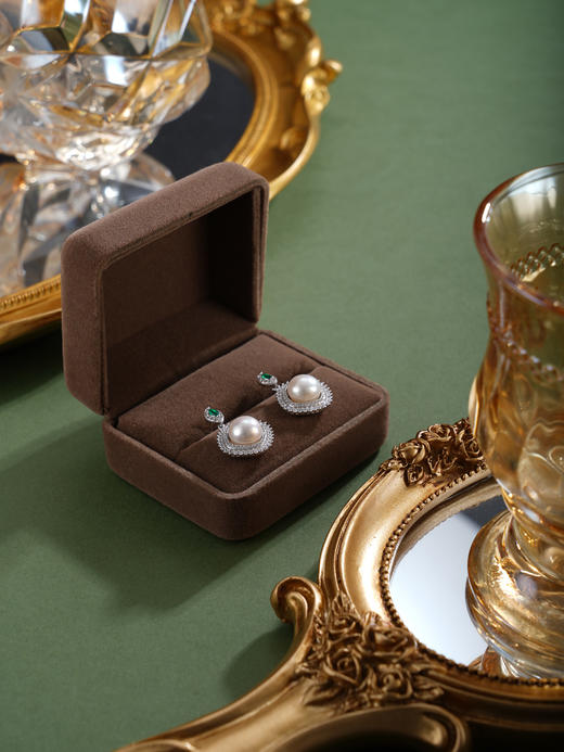 子佩集【璀璨柔情】银S925珍珠惜王妃耳钉【EM2936-XF】方块四方绿点2602 商品图3