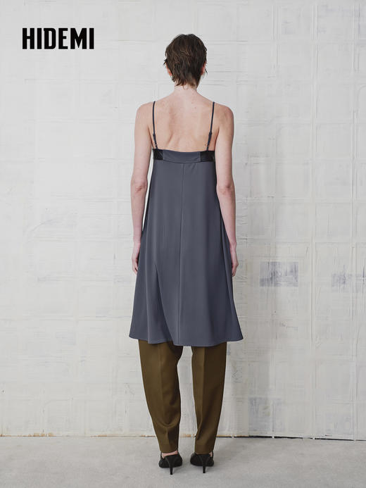 HIDEMI 设计感油蜡皮拼接垂感吊带连身裙 商品图3