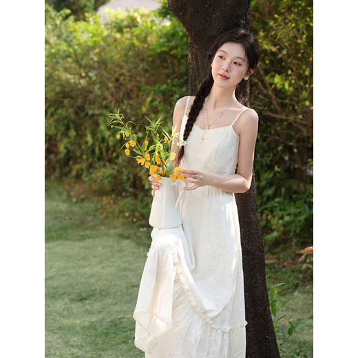 鹿向南「青柠气泡」杏色吊带连衣裙时尚套装女春法式针织衫两件套 商品图3