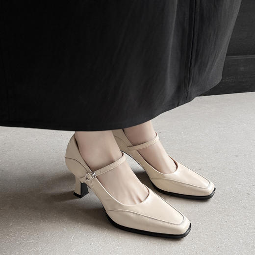 【预售7天】法式复古尖头单鞋，2026新款真皮细跟高跟鞋一字扣带玛丽珍鞋82882 商品图3