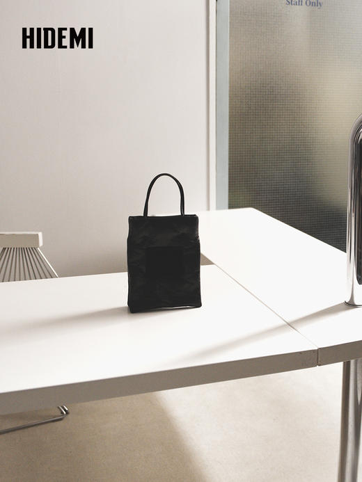 HIDEMI BookBag系列设计感极简羊皮纯色磁吸扣休闲手拎包 商品图2