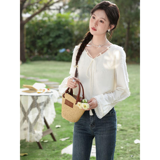 鹿向南「栖花叙风」法式气质V领杏色长袖衬衫女春新款巨好看上衣 商品图1