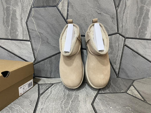 春季特惠💰350 UGG mini 三层底 5cm厚 经典的ultra mini鞋型 商品图7