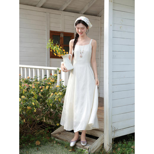 鹿向南「春日暮野」春季吊带连衣裙女法式海边度假丁达尔杏色长裙 商品图2