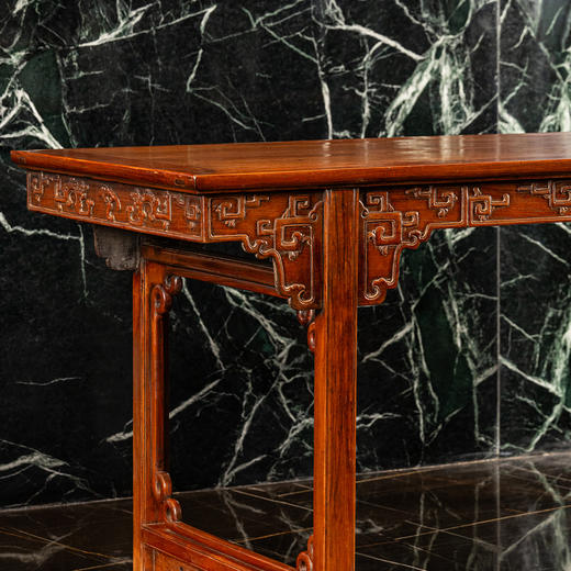 清中期 黄花梨夹头榫夔龙纹画案 商品图3