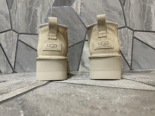 春季特惠💰350 UGG mini 三层底 5cm厚 经典的ultra mini鞋型 商品图4