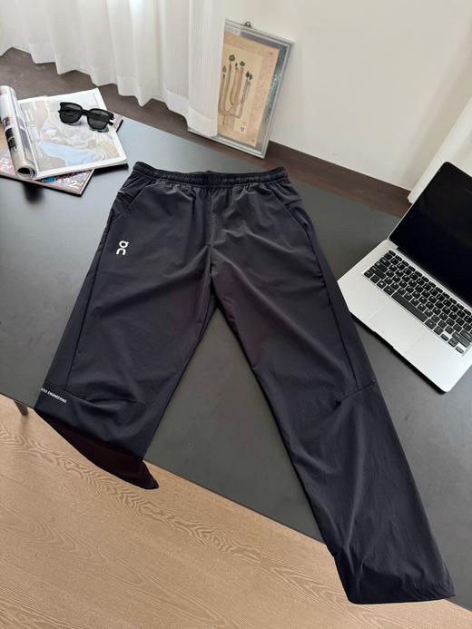点此购买 昂跑All-Day Joggers系列男士户外休闲长裤 bk 340857 商品图9
