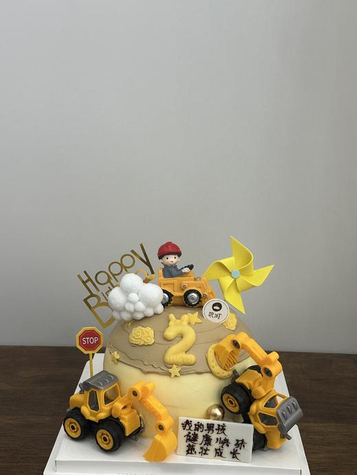 圆形小男孩挖土机造型 商品图0