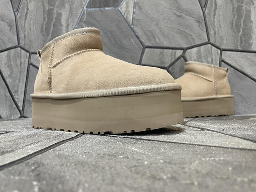春季特惠💰350 UGG mini 三层底 5cm厚 经典的ultra mini鞋型 商品图5