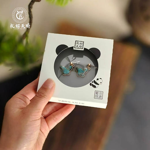 【蜀锦饰品：耳饰】礼好天府非遗蜀锦耳环 雅韵琵琶/锦蝶翩翩多款可选 刺绣国风配饰 中国特色礼品 日常百搭耳钉耳饰 中国风特色礼物节日伴手礼 商品图6