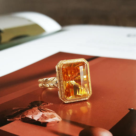 【天然正品】AU750黄金镶天然镂空设计师款近全净体8.79克拉黄水晶戒指 18.5号（戒圈可改）231225TJ36 商品图3
