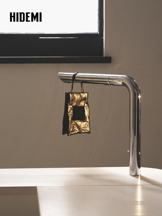 HIDEMI BookBag系列设计感极简羊皮纯色磁吸扣休闲手拎包 商品图1