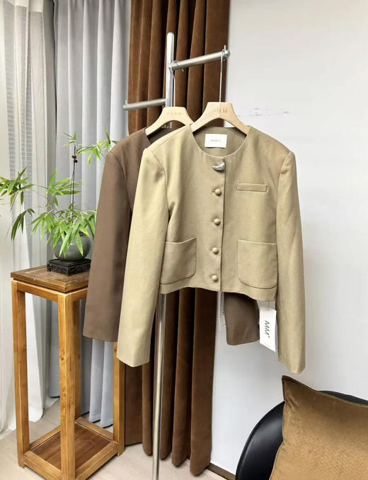 原单短款外套 商品图0