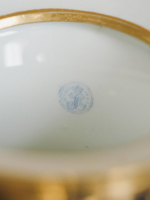 独角鹿西洋古董1845年法国御窑塞弗尔签名出品手绘描金棕榈叶纹主题双耳方底座伊特鲁利亚对瓶 商品图8