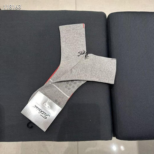 韩单男士titleist高尔夫球袜，新款运动休闲中短袜百搭袜子，带防滑颗粒  ，均码39-44
白色/花灰色/黑色。特价99两双包邮 商品图1