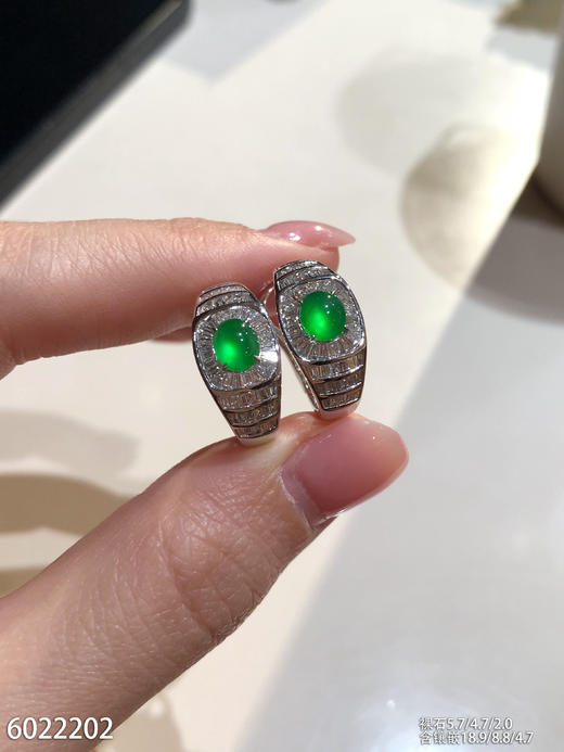 6022202，蛋面耳坠。具体价格微信咨询 商品图1