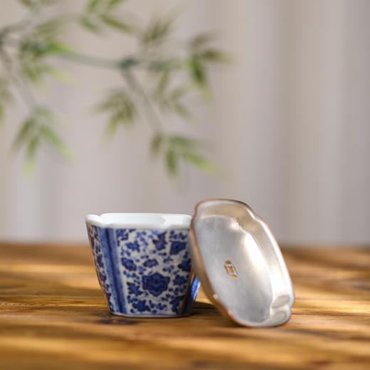 【忘言】 青花点工缠枝四方建水 曰何文人器 商品图2