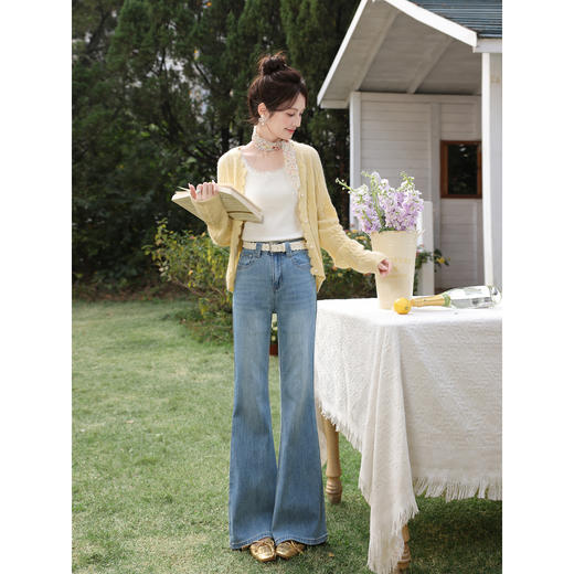 鹿向南「复古风姿」版型超好看的微喇牛仔裤女春季高腰浅蓝色长裤 商品图3