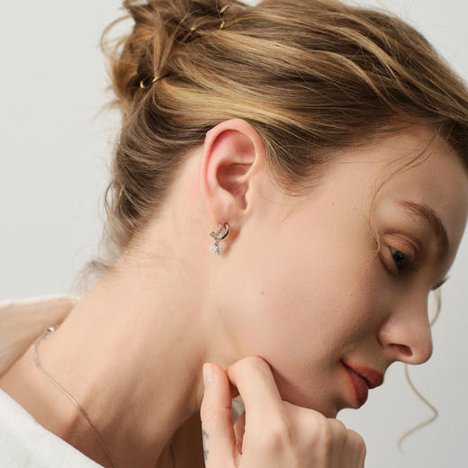 ARSIS｜幸运符号系列 幻影蝴蝶双圈耳钉 商品图3