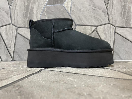 春季特惠💰350 UGG mini 三层底 5cm厚 经典的ultra mini鞋型 商品图1
