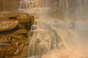 梦回长安・秋染陕地7天：古都长安、临潼柿子人像、古观音禅寺、安塞腰鼓、波浪谷、壶口瀑布、雨岔大峡谷摄影团