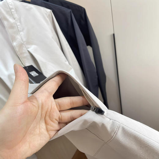 原2K+!海外限定!2026春秋新款立裁户外立领运动休闲夹克外套男款！ 商品图3