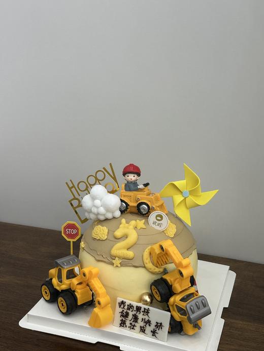 圆形小男孩挖土机造型 商品图2