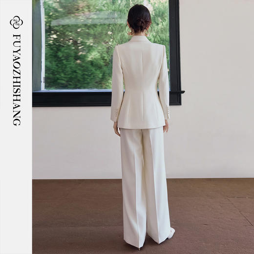 FUYAO扶摇直上 白色西装套装女春季花卉浮雕纹理西服老钱风两件套 商品图4