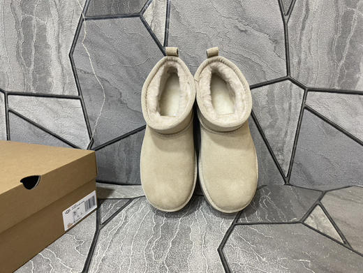 春季特惠💰350 UGG mini 三层底 5cm厚 经典的ultra mini鞋型 商品图7